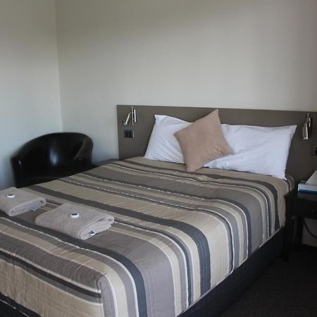 دوبو Centrepoint Motel المظهر الخارجي الصورة
