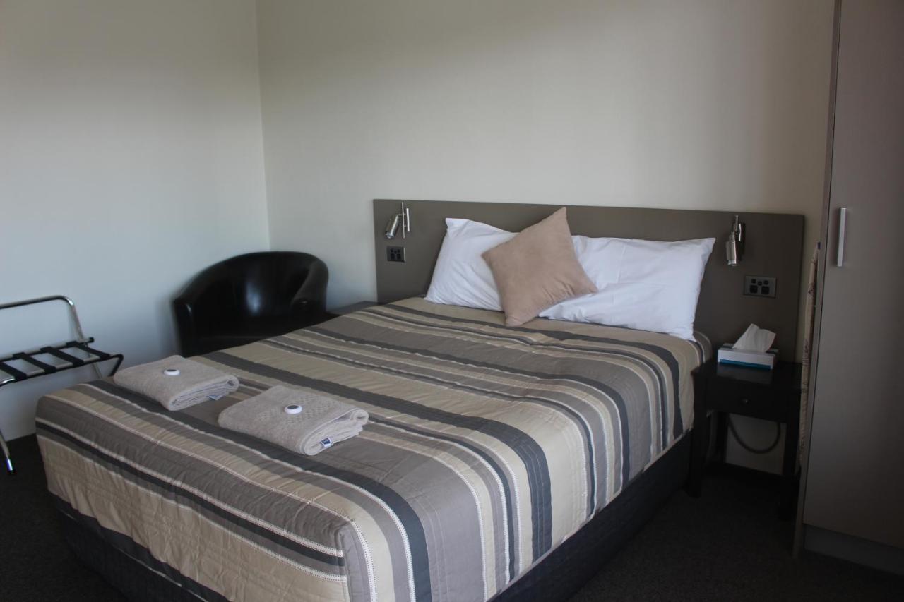 دوبو Centrepoint Motel المظهر الخارجي الصورة