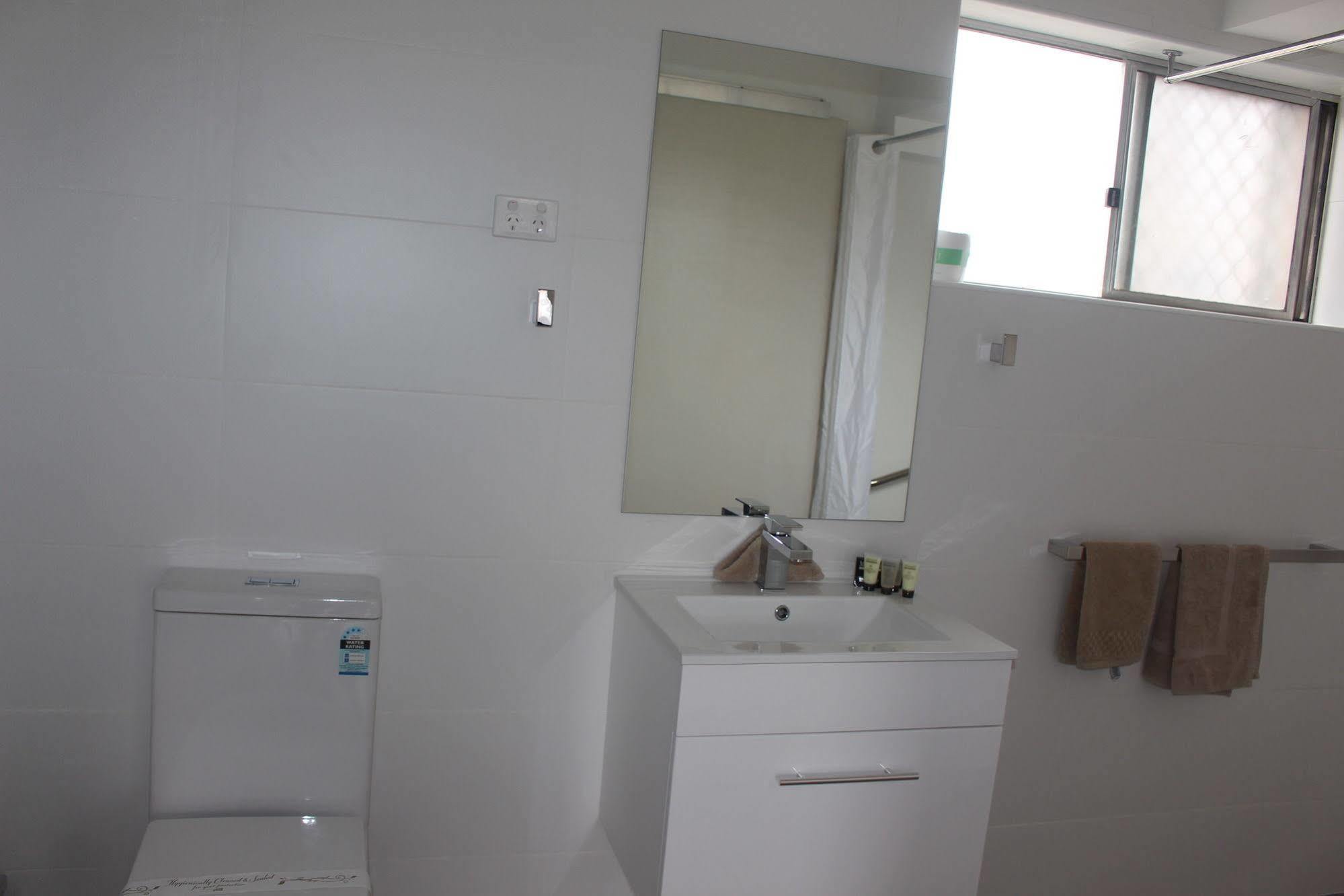 دوبو Centrepoint Motel المظهر الخارجي الصورة