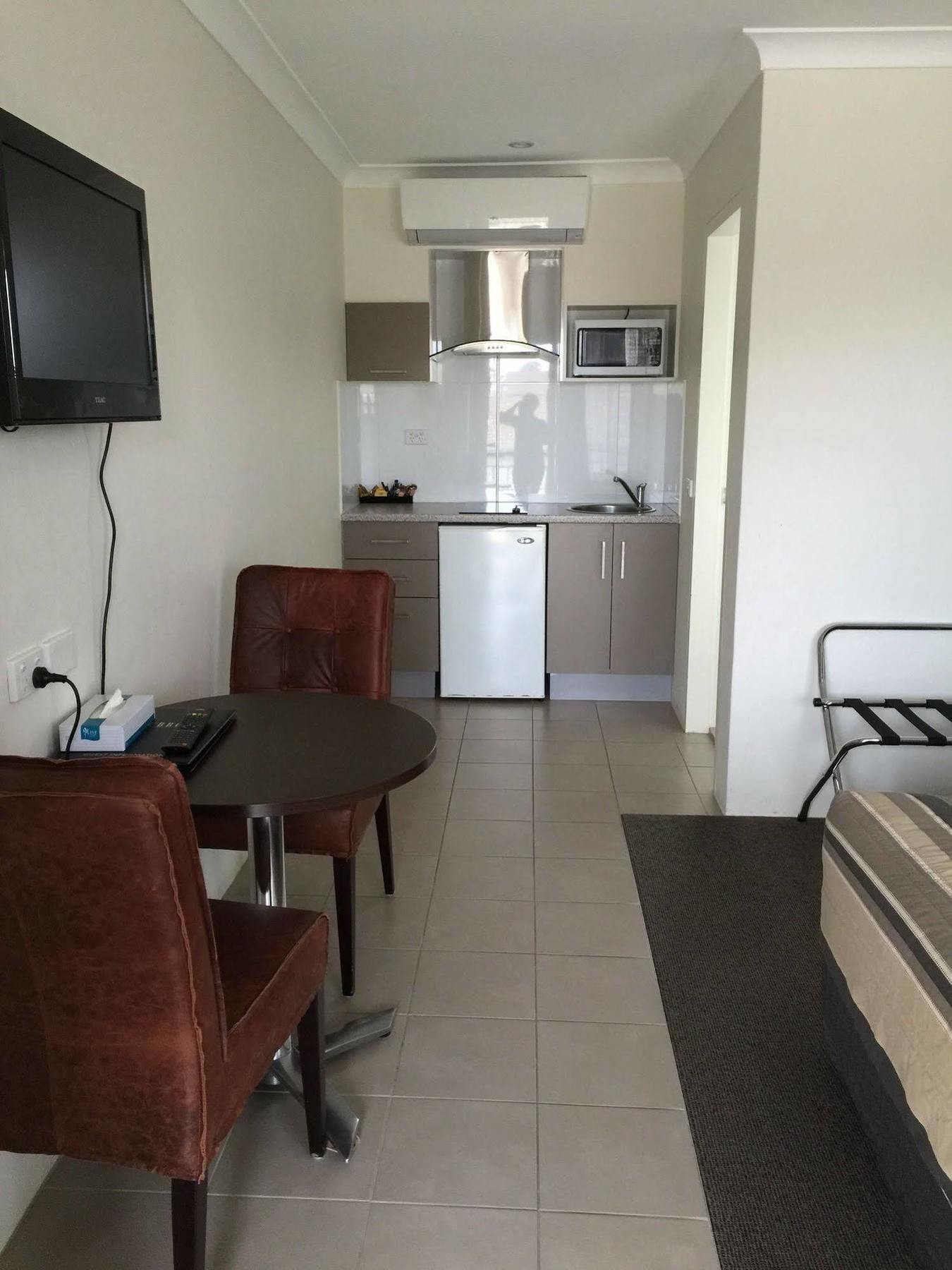 دوبو Centrepoint Motel المظهر الخارجي الصورة